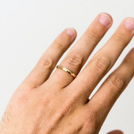 How to stop a ring from turning your finger